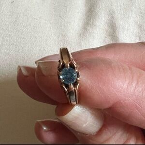 10K Vintage Rose Gold Ring/Blue Zircon